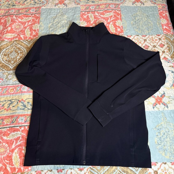 Lululemon Sojourn Men's Black Jacket size Medium Outdoor - Picture 11 of 13